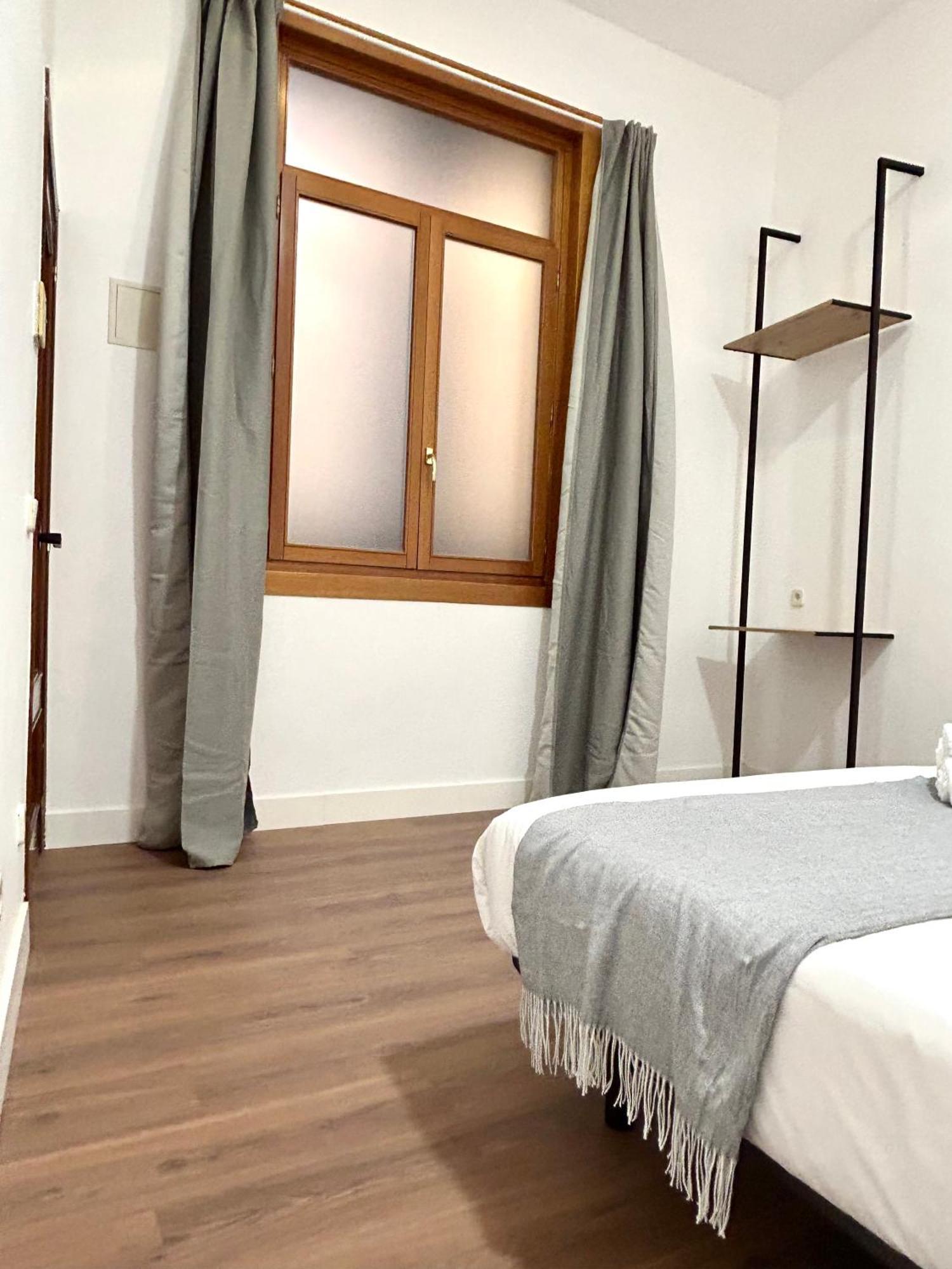 H21 Rooms Madrid Eksteriør bilde